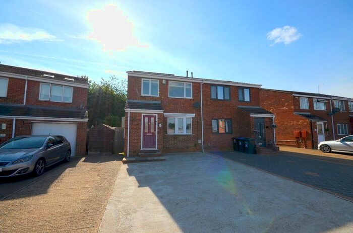 3 Bedroom Semi-Detached House To Rent In Lowlands Close, Rectory Farm, Northampton, NN3