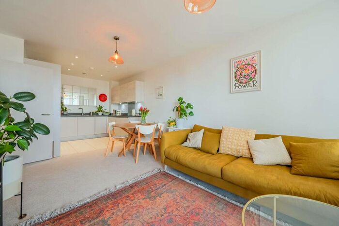 1 Bedroom Flat To Rent In Bow Common Lane, Mile End, London, E3