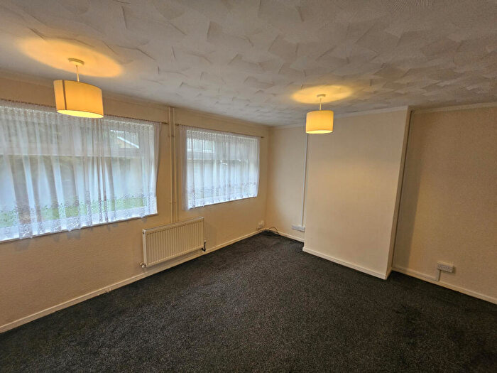 2 Bedroom Bungalow To Rent In Ripley Road, LU4