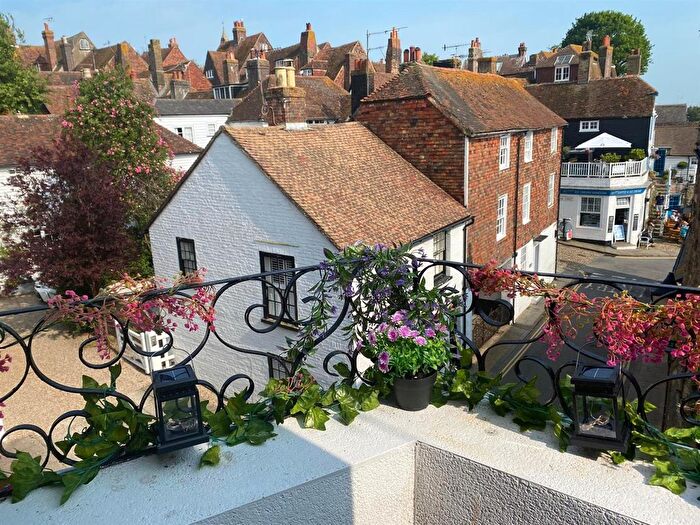 2 Bedroom Flat For Sale In Wish Ward, Rye, TN31