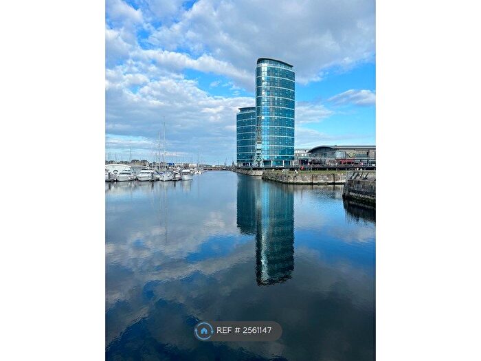 2 Bedroom Flat To Rent In Marina Point East, Chatham, ME4