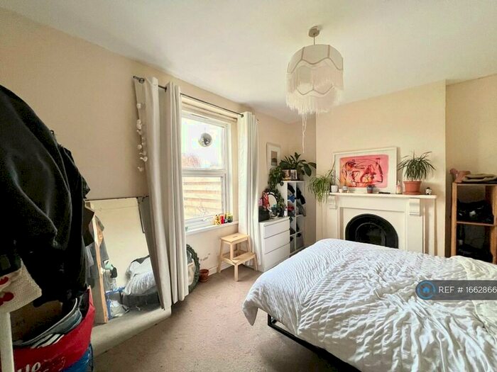 2 Bedroom Flat To Rent In Belmont Road, Bristol, BS6