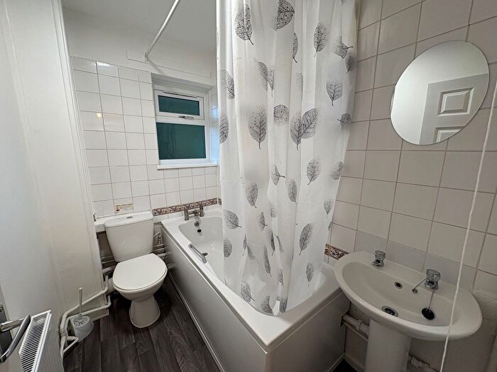 2 Bedroom Flat To Rent In Binswood Close, Coventry, CV2