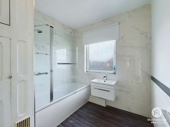 1 Bedroom Flat To Rent In Whalebone Lane North, RM6