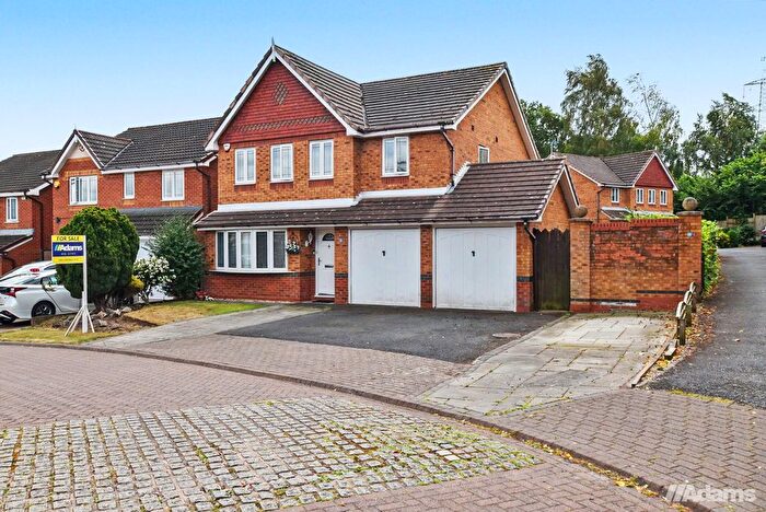 4 Bedroom Detached House For Sale In Pilgrims Way, Sandymoor, Cheshire, WA7