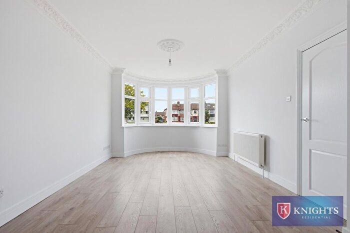 3 Bedroom Terraced House To Rent In Great Cambridge Road, Enfield, Middlesex, EN1