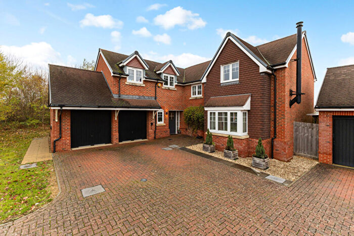 5 Bedroom Detached House For Sale In Runnymede Drive, Odiham, RG29