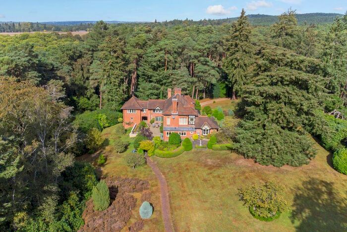 5 Bedroom Detached House For Sale In Farnham Road, Tilford, Farnham, GU10