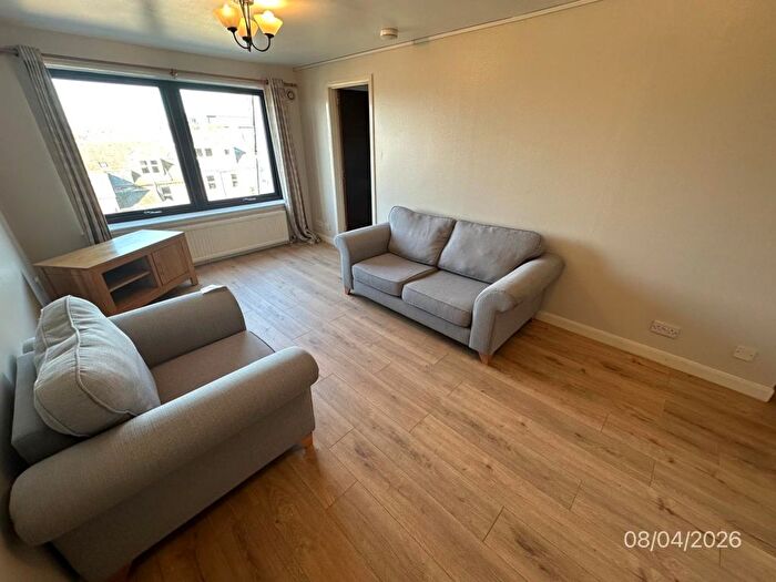 2 Bedroom Flat To Rent In Gordon Street, Top Floor Left, Aberdeen, AB11