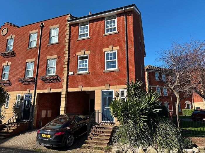 2 Bedroom Town House For Sale In White Hart Road, Portsmouth, Hampshire, PO1