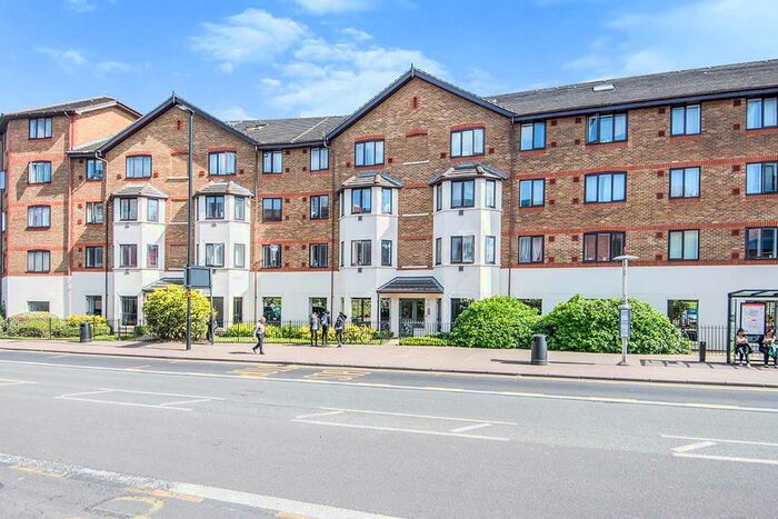 1 Bedroom Flat To Rent In Juniper Court, Grove Road, Hounslow, TW3