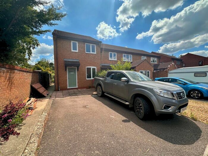 2 Bedroom House To Rent In Swift Close, St. Neots, PE19