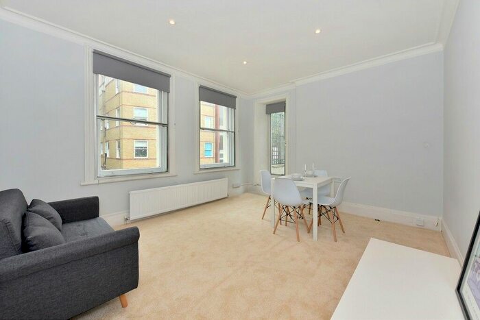 3 Bedroom Flat To Rent In New Kings Road, Fulham, SW6