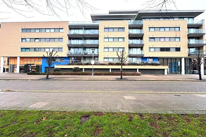 2 Bedroom Apartment To Rent In Drift Court, E16