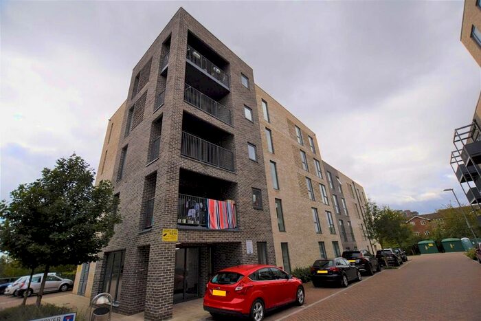 2 Bedroom Flat To Rent In Observer Close, Edgware, NW9