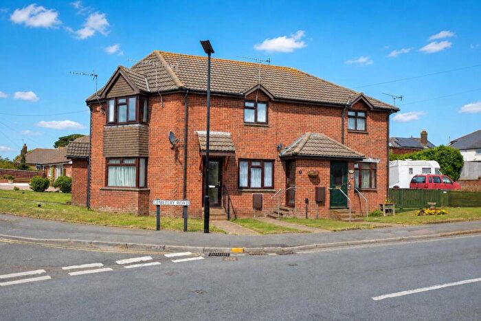 1 Bedroom Flat For Sale In Chain Free * Lake, PO36