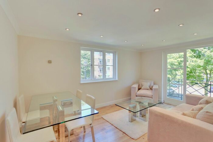 2 Bedroom Flat To Rent In Brompton Park Crescent, London, SW6