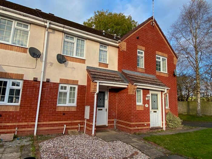 Terraced House To Rent In Arundel Drive, Cheadle, Stoke-On-Trent ST10