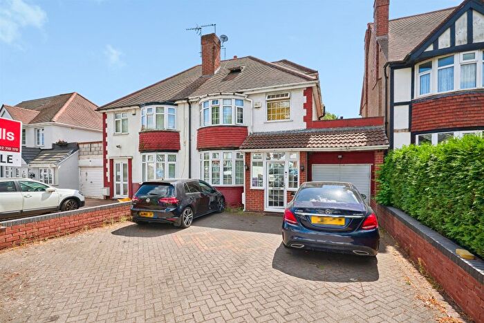 4 Bedroom Semi Detached House For Sale In Dudley Walk, Goldthorn, Wolverhampton, WV4