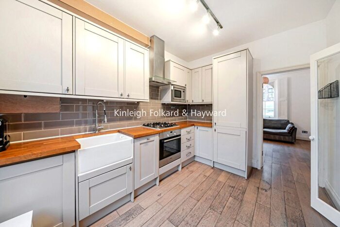 3 Bedroom Flat To Rent In Harleyford Road, Oval, SE11