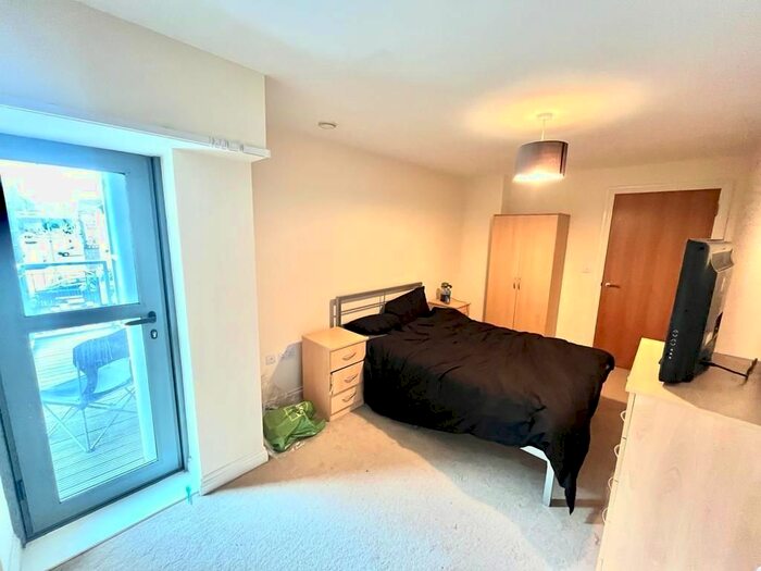 2 Bedroom Flat To Rent In Canal Street, Nottingham, NG1