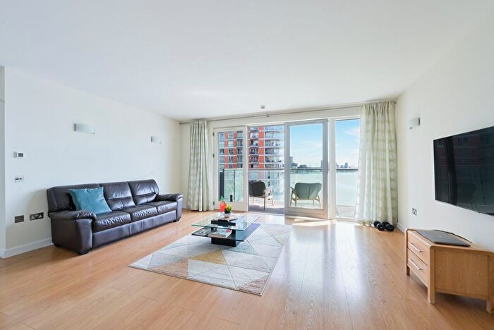 2 Bedroom Flat To Rent In Fairmont Avenue, London, E14