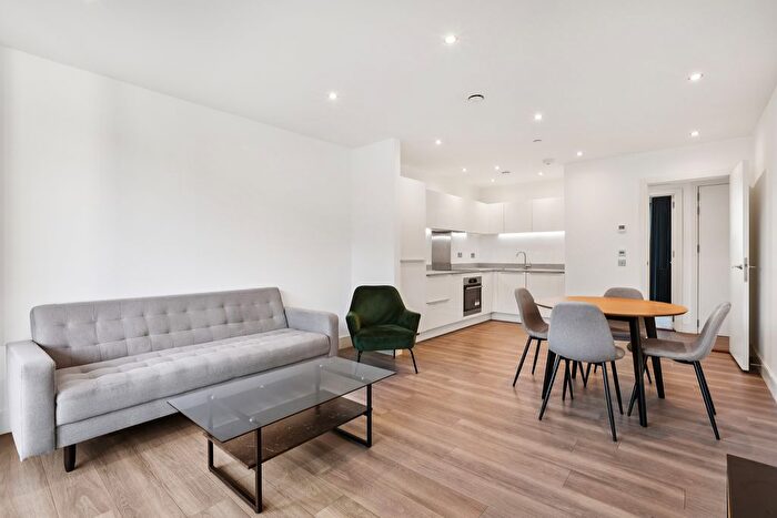 2 Bedroom Flat To Rent In Alwyne Court, Garnet Place, West Drayton, UB7