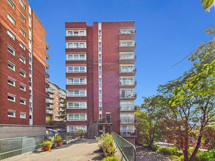 3 Bedroom Apartment To Rent In Terry House Park Row, Bristol, BS1