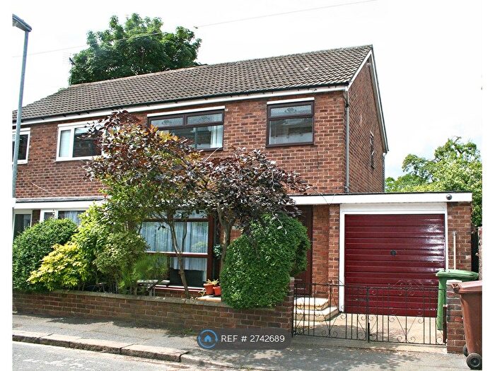 3 Bedroom Semi-Detached House To Rent In Westfield Terrace, Wakefield, WF1