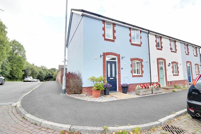3 Bedroom End Of Terrace House For Sale In Trafalgar Drive, Torrington, Devon, EX38