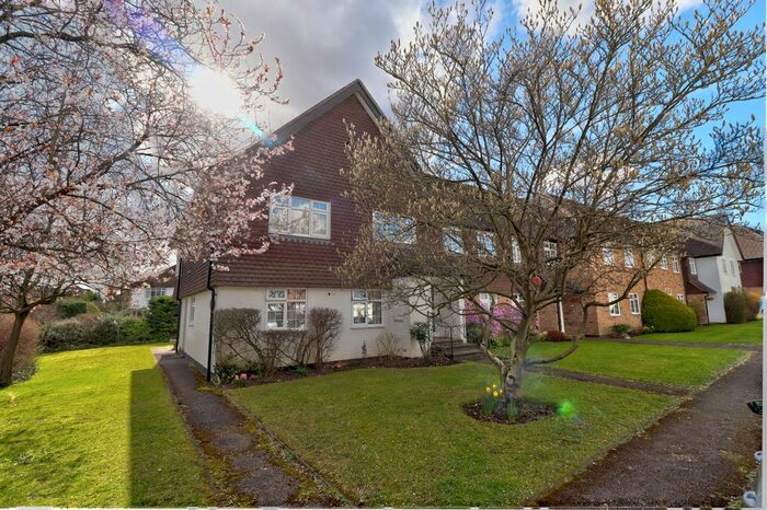 2 Bedroom Flat To Rent In Eskdale Lodge, Lexham Gardens, Amersham, Buckinghamshire, HP6