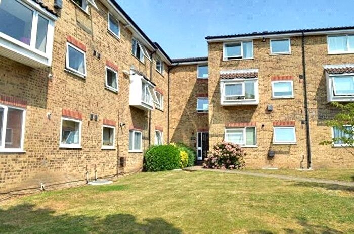 1 Bedroom Flat To Rent In Aylsham Drive, Ickenham, UB10