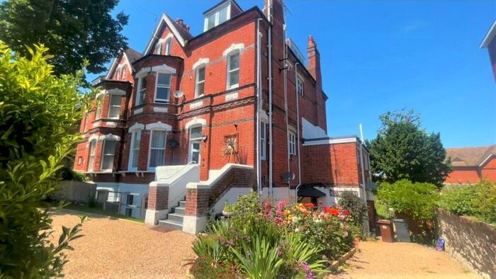 2 Bedroom Flat To Rent In Silverdale Road, Eastbourne., BN20