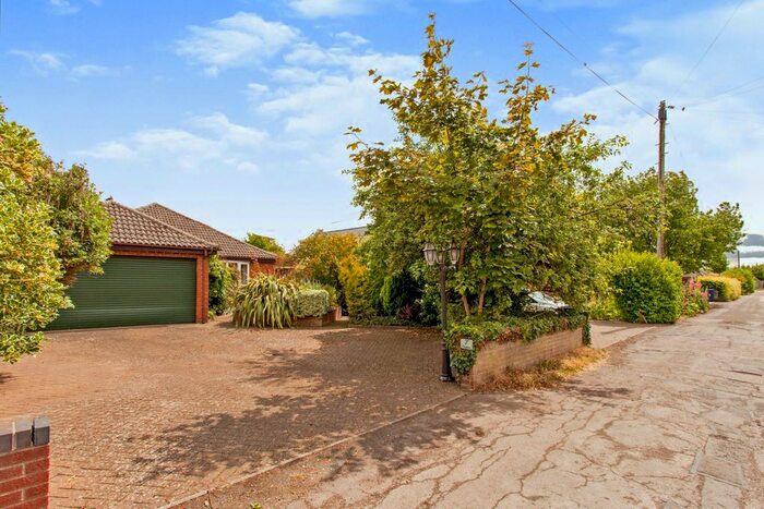 4 Bedroom Bungalow For Sale In Caxton Lane, Foxton, Cambridge, CB22