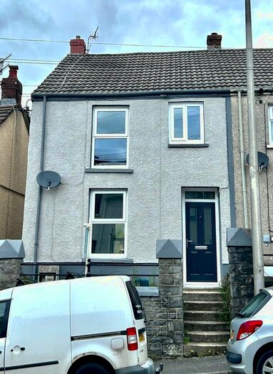 3 Bedroom End Of Terrace House To Rent In Iscoed Road, Swansea, SA4