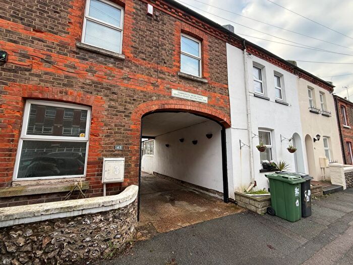 2 Bedroom End Of Terrace House To Rent In Commercial Road, Eastbourne, East Sussex, BN21