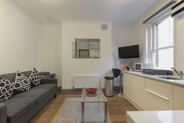 1 Bedroom Flat To Rent In Cleveland Street, London, W1T