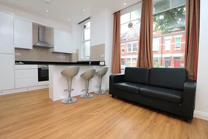 2 Bedroom Flat To Rent In Fairbridge Road, Archway, N19