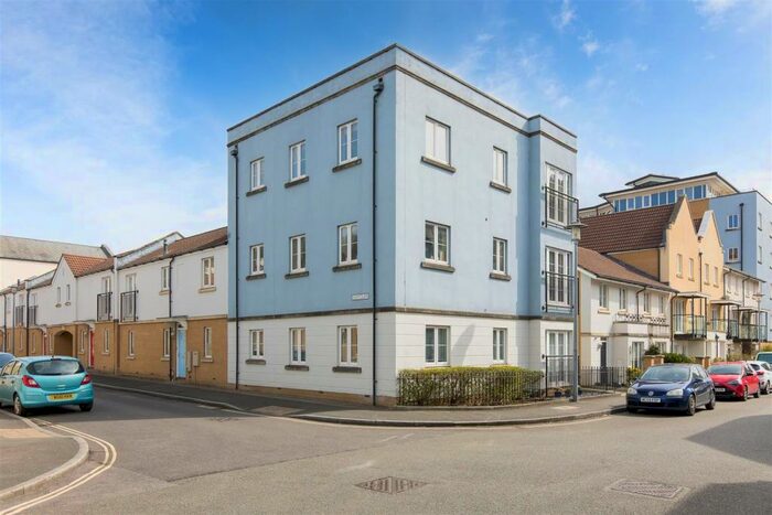 2 Bedroom Flat To Rent In Eastcliff, Portishead, BS20