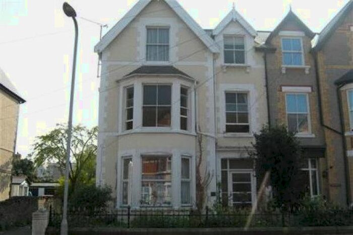 2 Bedroom Flat To Rent In Greenfield Road, Colwyn Bay, LL29