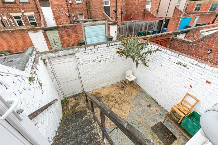 5 Bedroom Maisonette To Rent In Glenthorn Road, Jesmond, Newcastle Upon Tyne, NE2