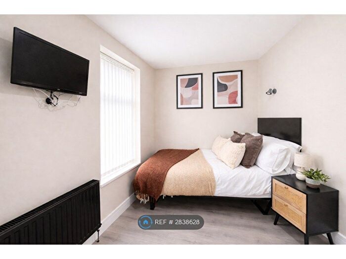 6 Bedroom Terraced House To Rent In Halsbury Road, Liverpool, L6