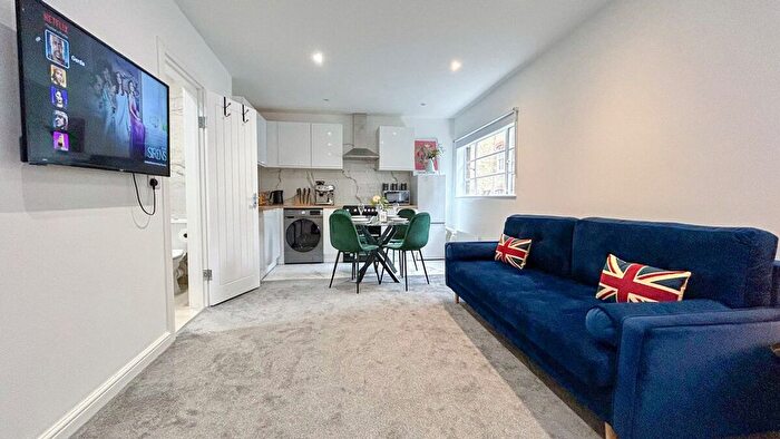 Studio To Rent In London Borough Of Camden, WC1H