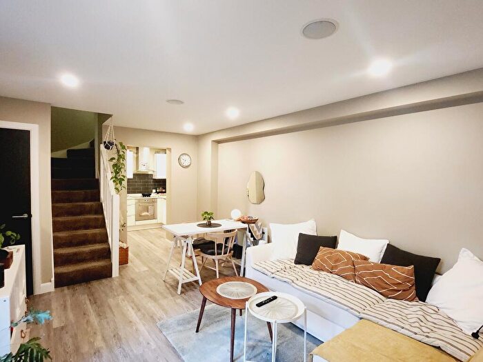 1 Bedroom Apartment To Rent In Cathedral Road, Cardiff, CF11