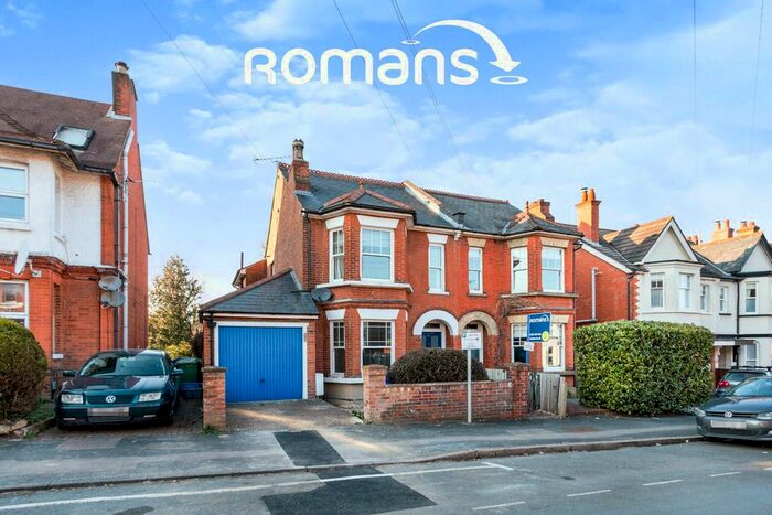 4 Bedroom Semi-Detached House To Rent In St. Michaels Road, Aldershot, GU12