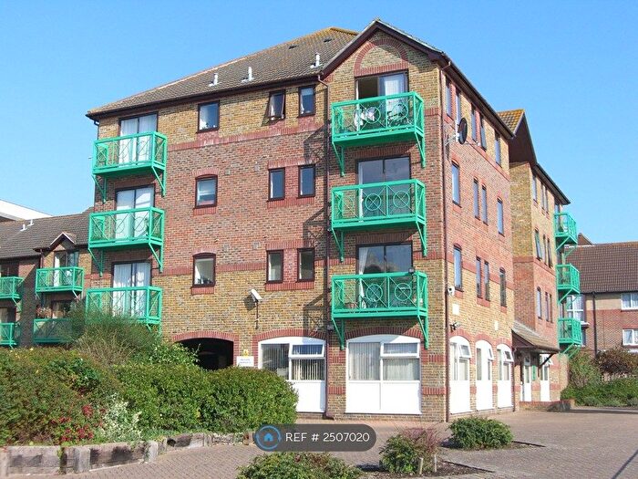 2 Bedroom Flat To Rent In Spitfire Court, Southampton, SO19