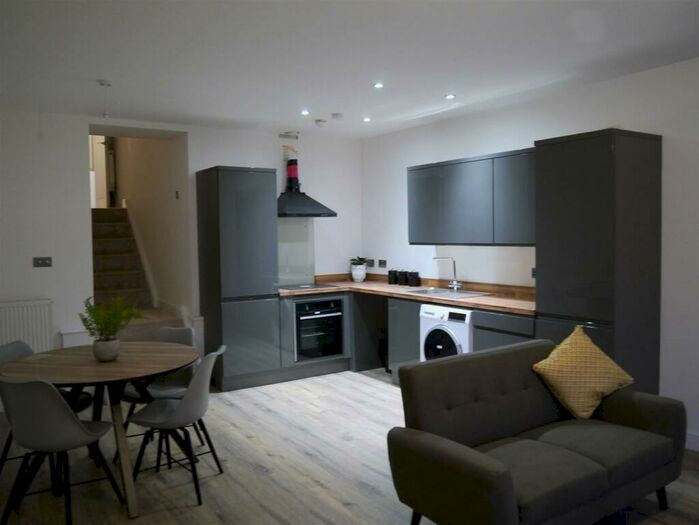 2 Bedroom Apartment To Rent In Park Terrace, Waterloo, Liverpool, L22