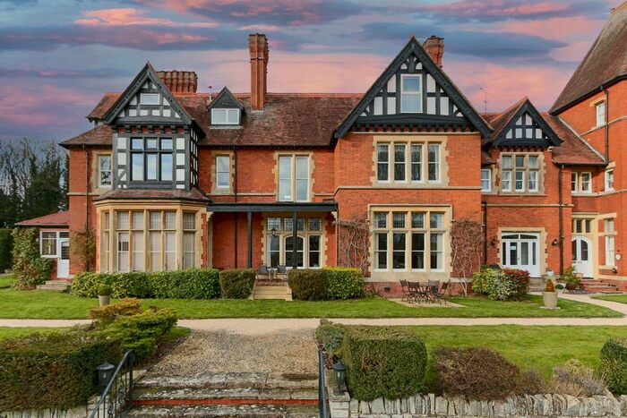 3 Bedroom Flat For Sale In Temple Grafton, Alcester, B49