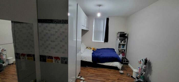 7 Bedroom Terraced House To Rent In Ruskin Avenue, Manchester, M14