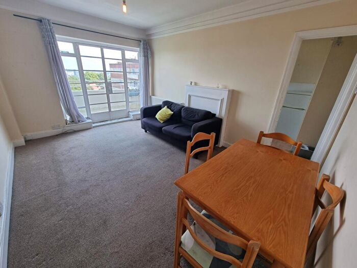 2 Bedroom Flat To Rent In Northwood Hall, Hornsey Lane, Hornsey, Haringey, London, N6